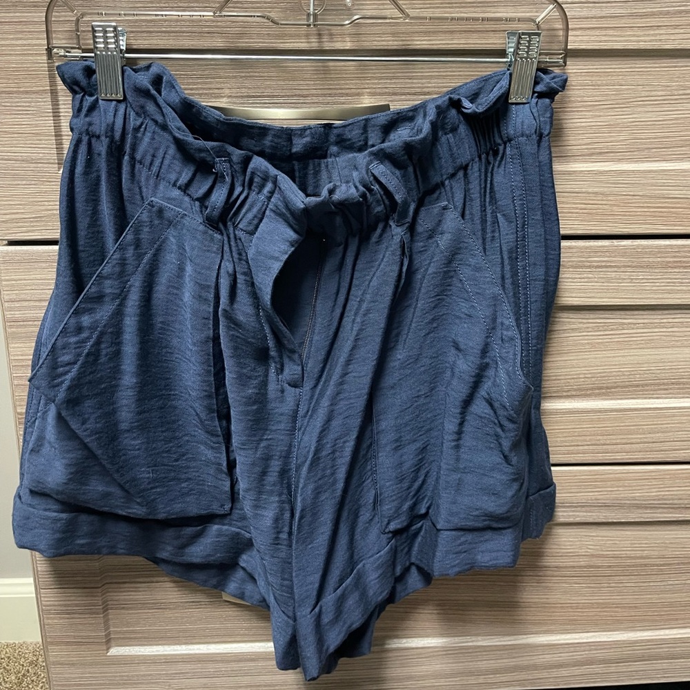 BCBG high waisted shorts